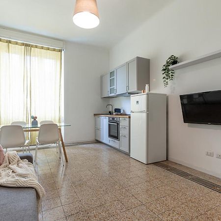 Beplace Apartments In Fiera Milan Luaran gambar