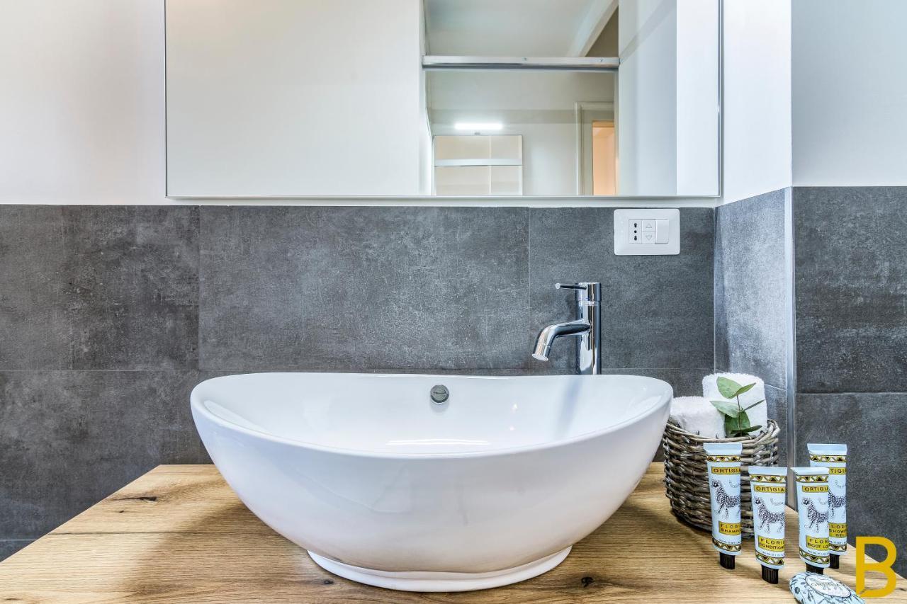 Beplace Apartments In Fiera Milan Luaran gambar