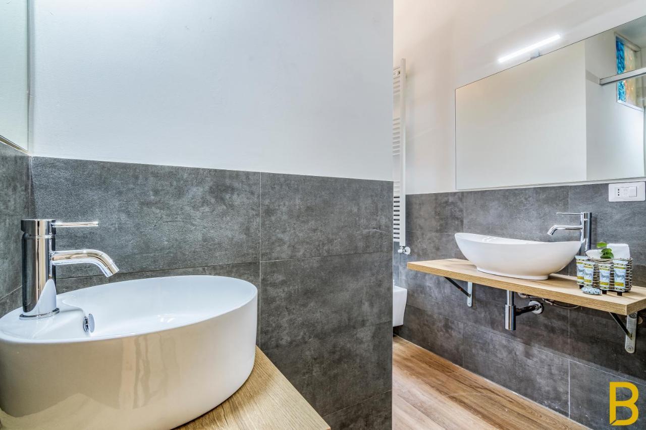 Beplace Apartments In Fiera Milan Luaran gambar